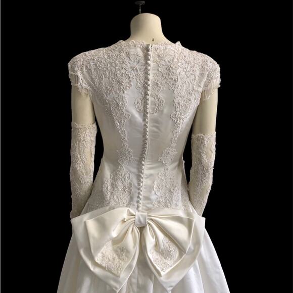 Vintage After Six Wedding dress with train & sleeveless gloves size 8 - Picture 9 of 16